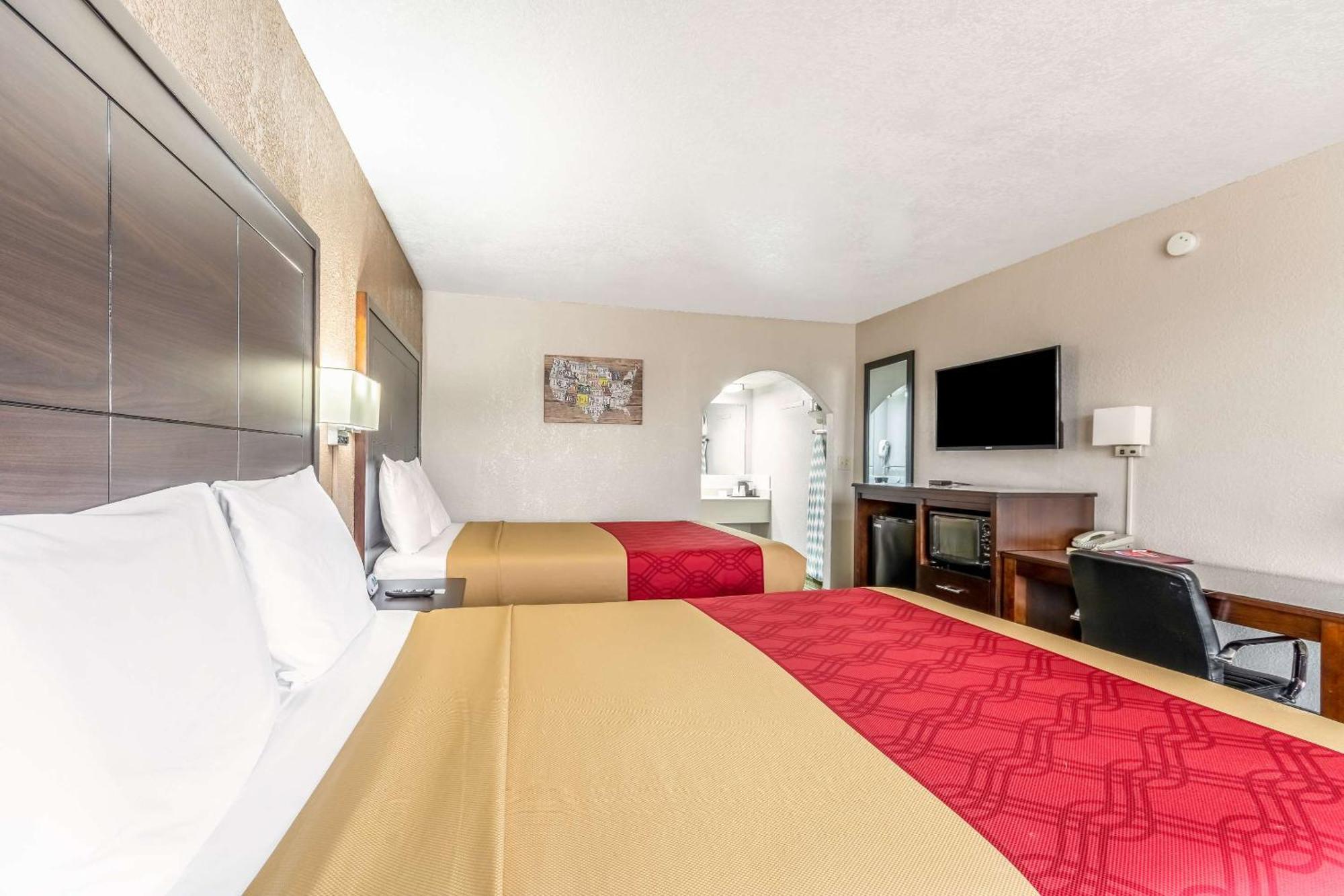 Econo Lodge Winfield Bagian luar foto
